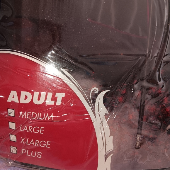 Adult Men's vampire costume from Spirit Halloween - Picture 2 of 3